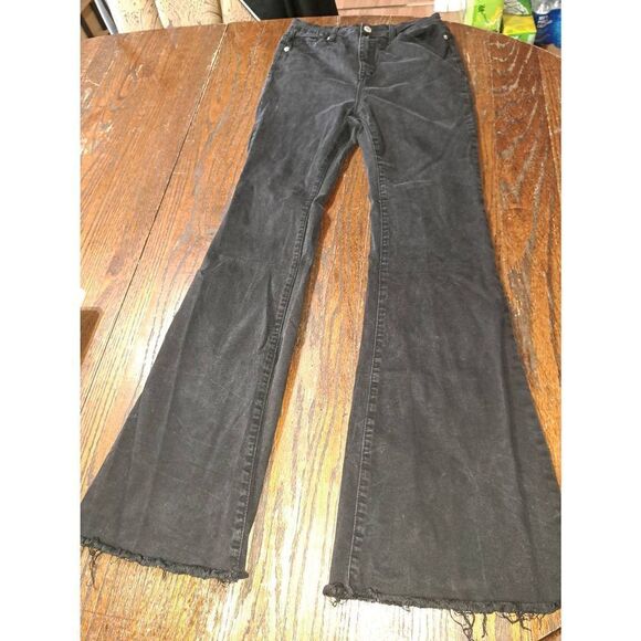 Size 9 S.O.N.G. Fit n Flare Black Stretch Denim Jeans Raw Hem Pockets Belt Loops - Picture 1 of 5